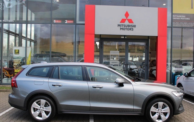 Volvo V60 Cross Country cena 124900 przebieg: 134446, rok produkcji 2020 z Biała małe 781